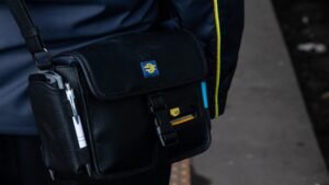 Két év fegyházat kapott a férfi, aki megrángatott és leköpött egy kalauzt