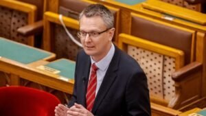 Nemváltó programokat lát jönni a KDNP, ezért segélyvonalat indít a párt
