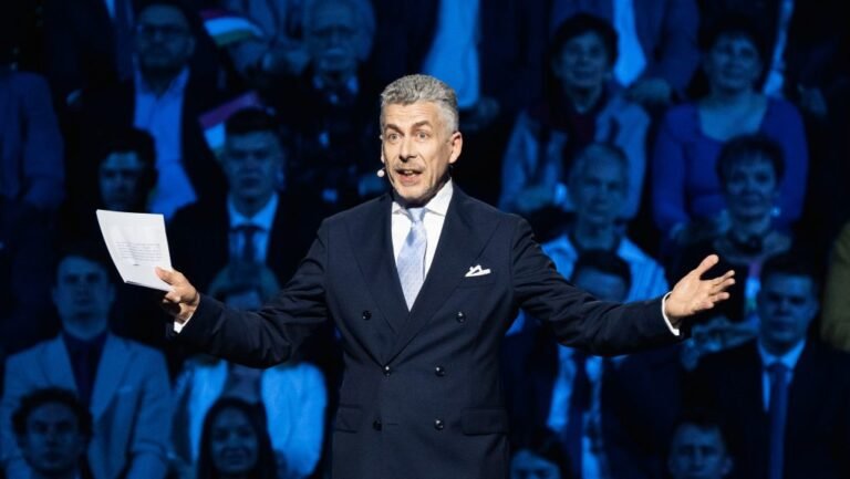 Rákay Philip szerint „a legsötétebb diktatúrákat idéző kormányzati politikai cirkusz része” az, hogy költségvetési csalást emlegetnek a Most vagy soha! kapcsán
