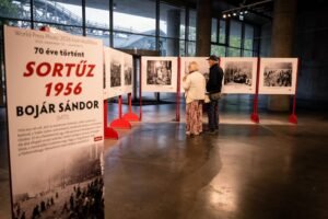 A történelem szemtanúja – Bojár Sándor képeiből készült tárlattal vár az idei World Press Photo kiállítás