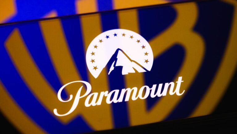Felvásárolta a Warner Brothers-t a Paramount