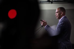 Democrats are warning their party not to get too bullish on House gains