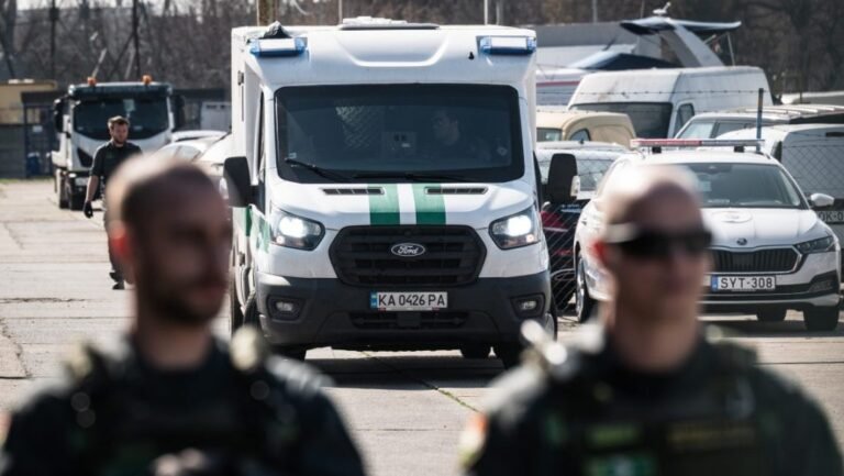 Magyar Péter: Kisrendőröket már meggyanúsítottak az aranykonvojügyben